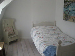 Single Bedroom Second Floor next door to bathroom with rolltop bath